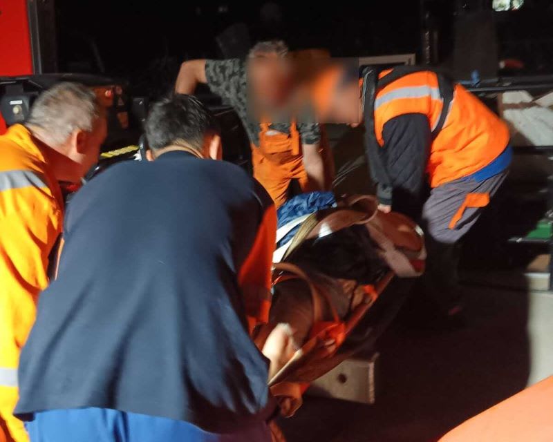 Echipaj de pompieri naval stingând incendiu pe o navă în Marea Neagră Echipaj de pompieri naval stingând incendiu pe o navă în Marea Neagră