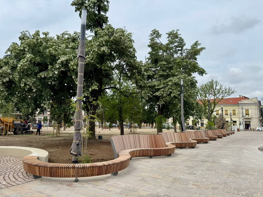 Lucrări de reabilitare în Parcul 1 Decembrie din Oradea Lucrări de reabilitare în Parcul 1 Decembrie din Oradea