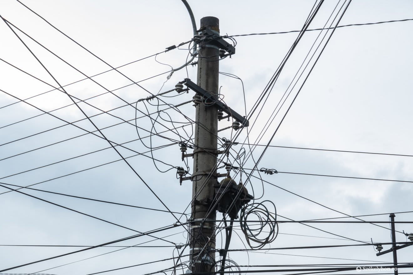 Lucrări de întreținere rețea electrică