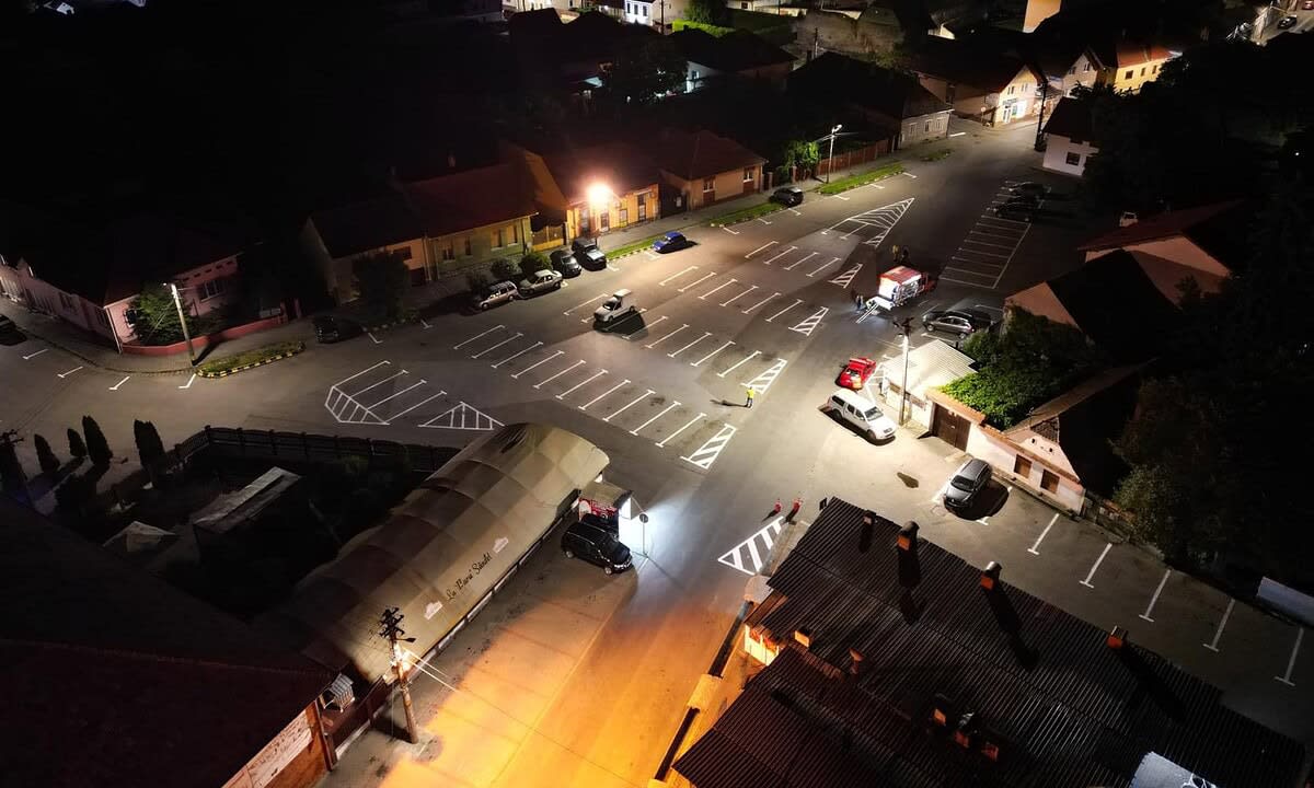 Marcaje rutiere noi în Sebeș, reflectorizante și vizibile Marcaje rutiere noi în Sebeș, reflectorizante și vizibile