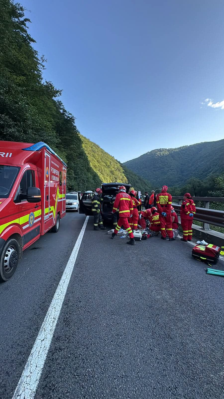 Accident pe DN7 cu intervenție SMURD Accident pe DN7 cu intervenție SMURD