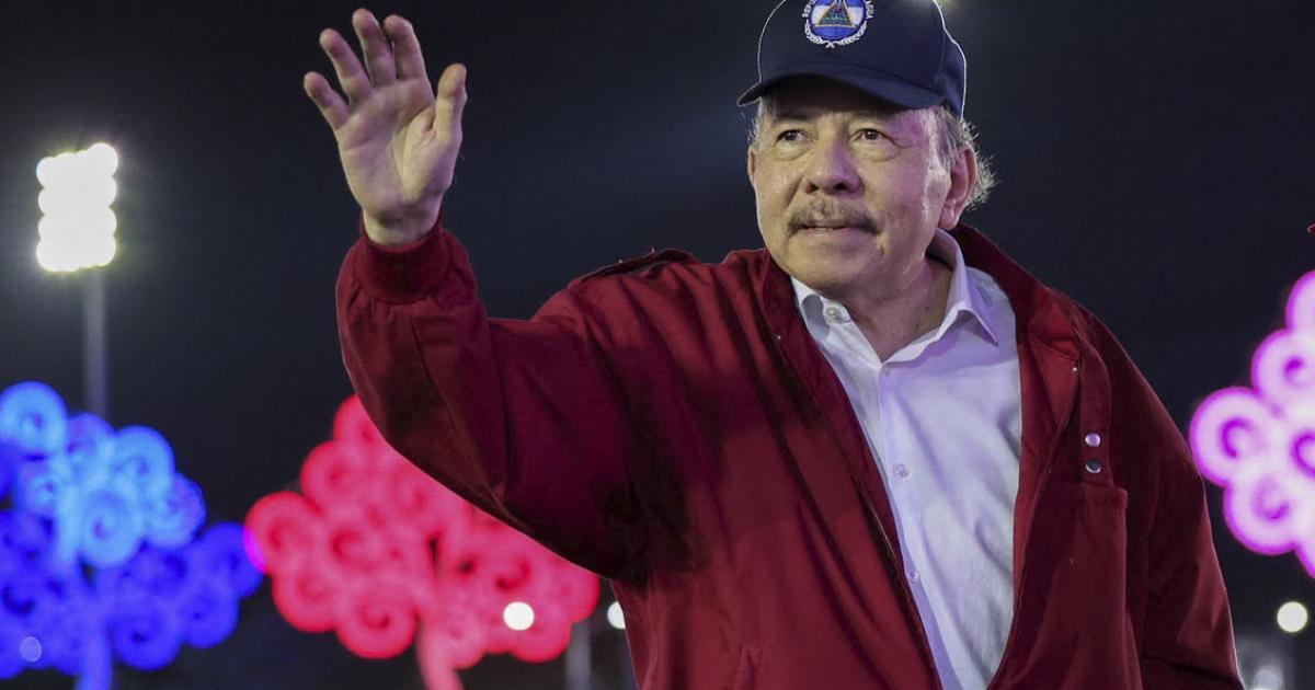 Daniel Ortega în discurs, simbol al regimului autoritar în Nicaragua Daniel Ortega în discurs, simbol al regimului autoritar în Nicaragua