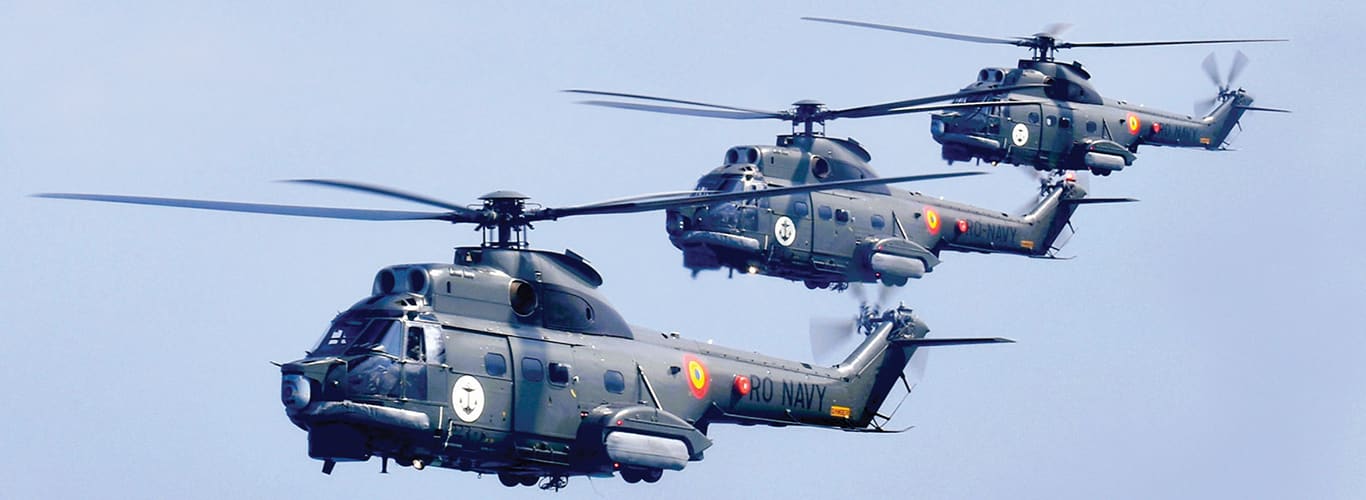 Elicopter IAR-330 Puma Naval pregătit pentru intervenție Elicopter IAR-330 Puma Naval pregătit pentru intervenție