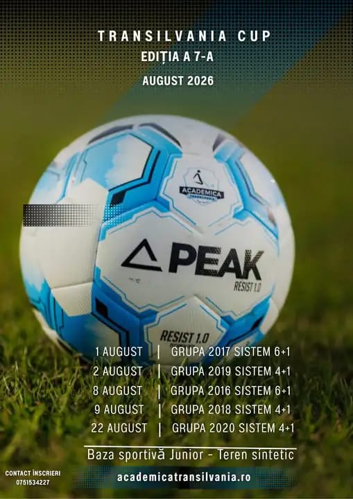 Tineri fotbaliști în acțiune pe teren sintetic în cadrul turneului Transilvania Cup Tineri fotbaliști în acțiune pe teren sintetic în cadrul turneului Transilvania Cup