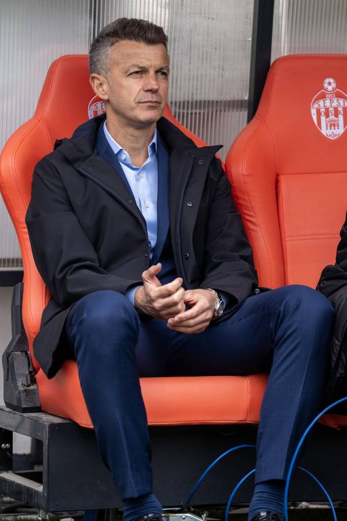 Ovidiu Burcă la interviu după meci Ovidiu Burcă la interviu după meci