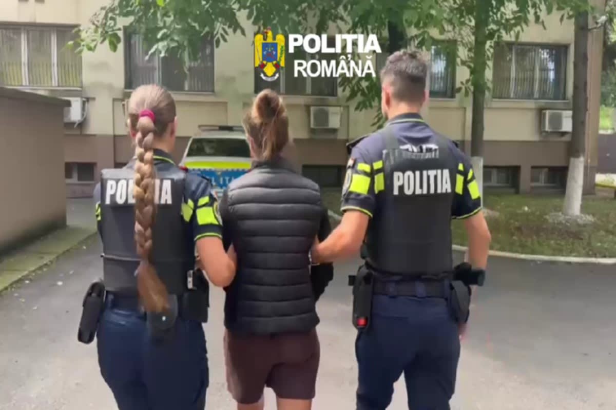 Femeie de 43 de ani reținută pentru incendierea casei din Măgurele