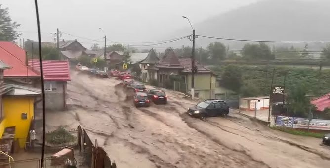 Inundații în județul Prahova, viitură pe râuri și zone afectate Inundații în județul Prahova, viitură pe râuri și zone afectate