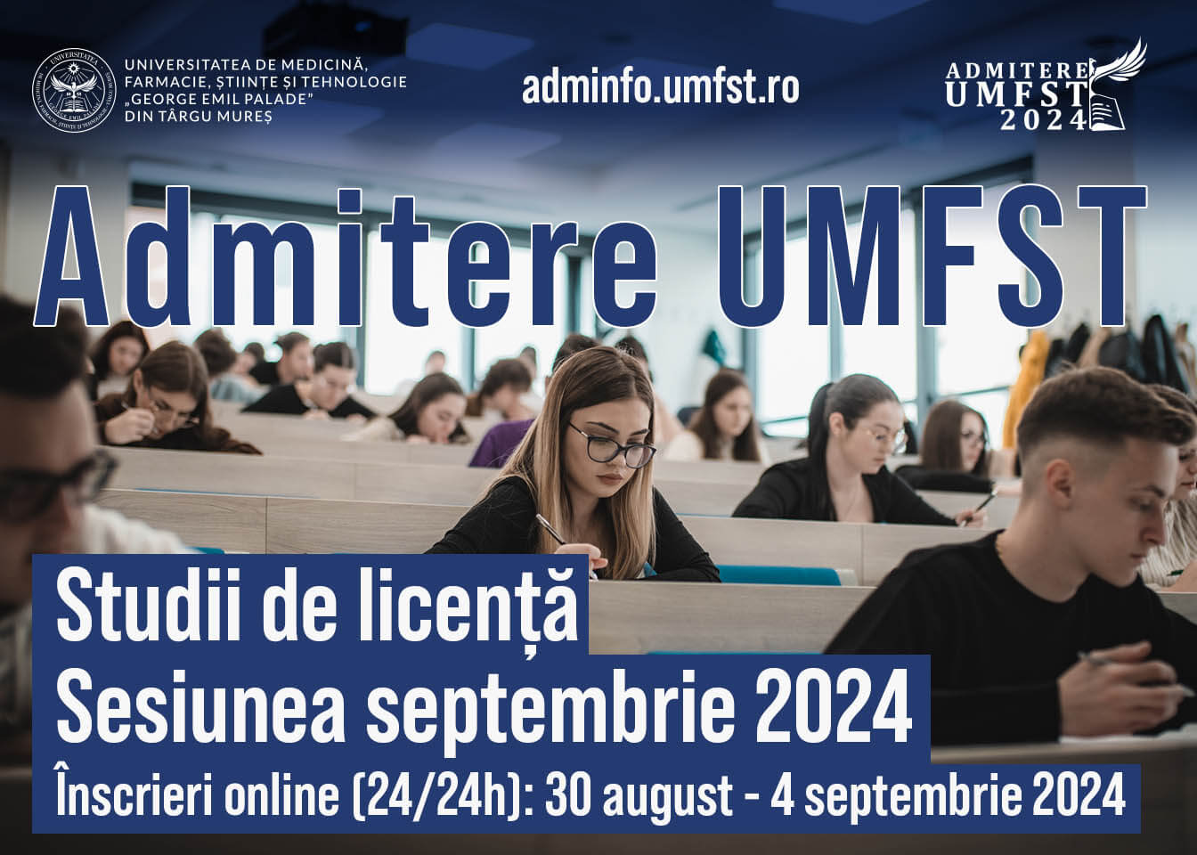 Tineri candidați la admitere susținând examenul la universitate Tineri candidați la admitere susținând examenul la universitate