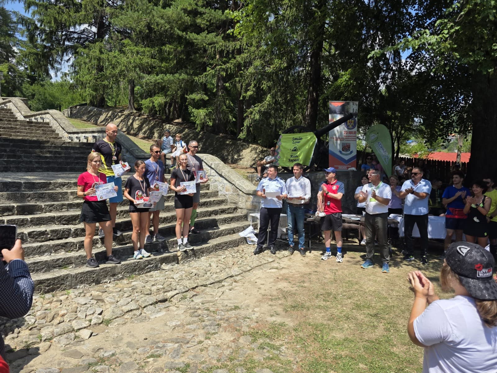 Startul concursului de alergare montană în Soveja, Vrancea