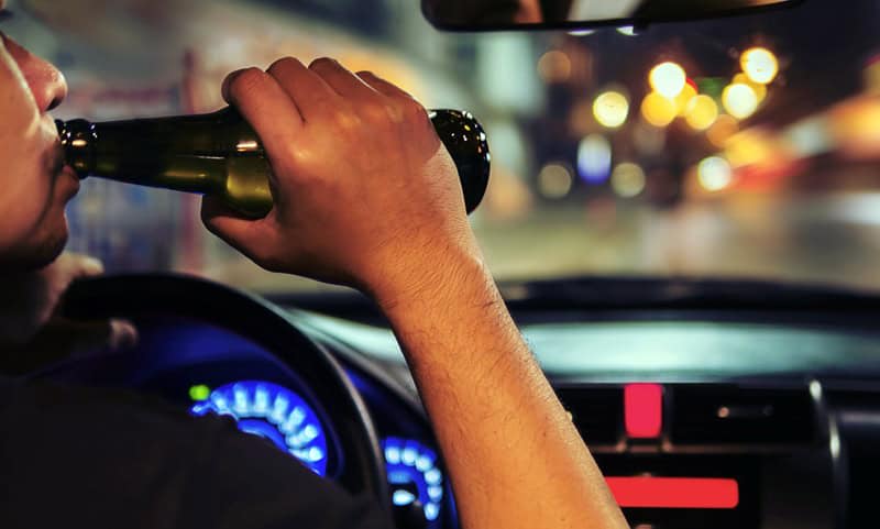 Tânăr din Hudești, reținut după ce a fost prins conducând cu o alcoolemie de 1,09 mg/l Tânăr din Hudești, reținut după ce a fost prins conducând cu o alcoolemie de 1,09 mg/l