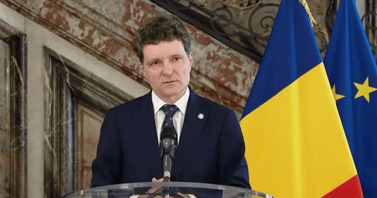 Președintele Nicușor Dan promulgând legea