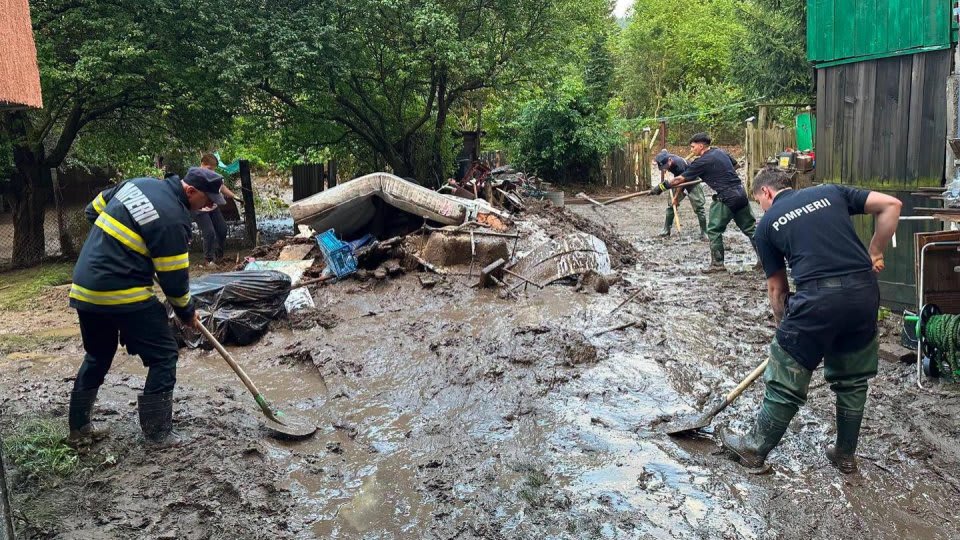 Inundații pe râuri din România, nivel ridicat de apă