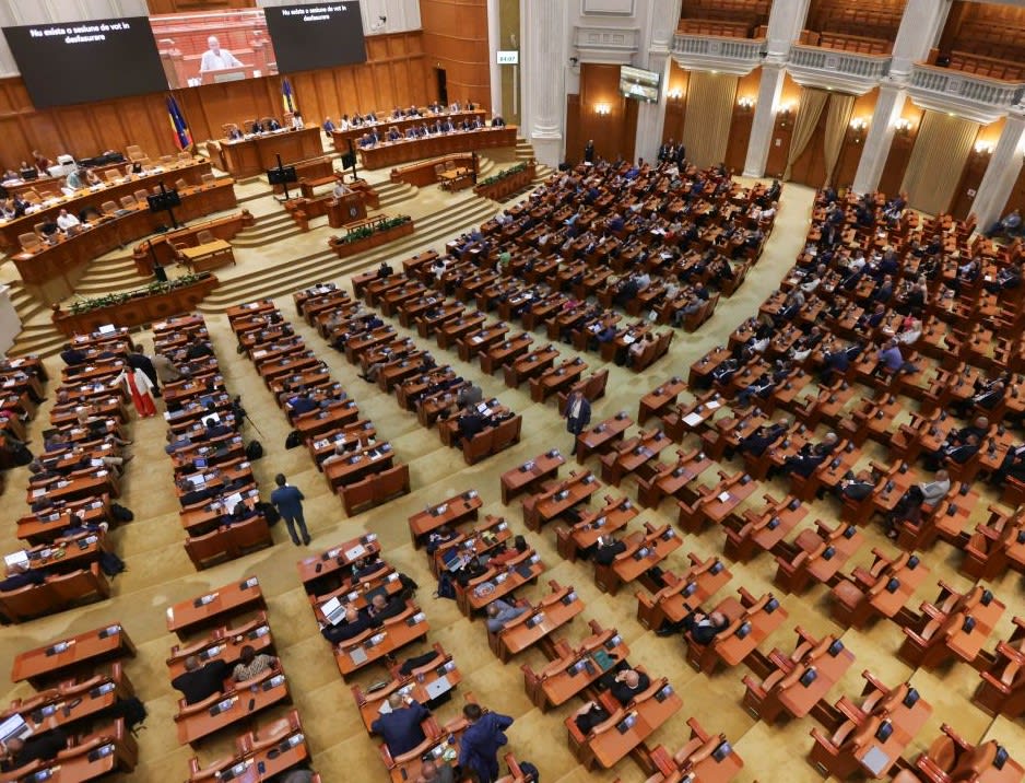 Grafice și reprezentări vizuale despre opinia românilor privind extremismul politic