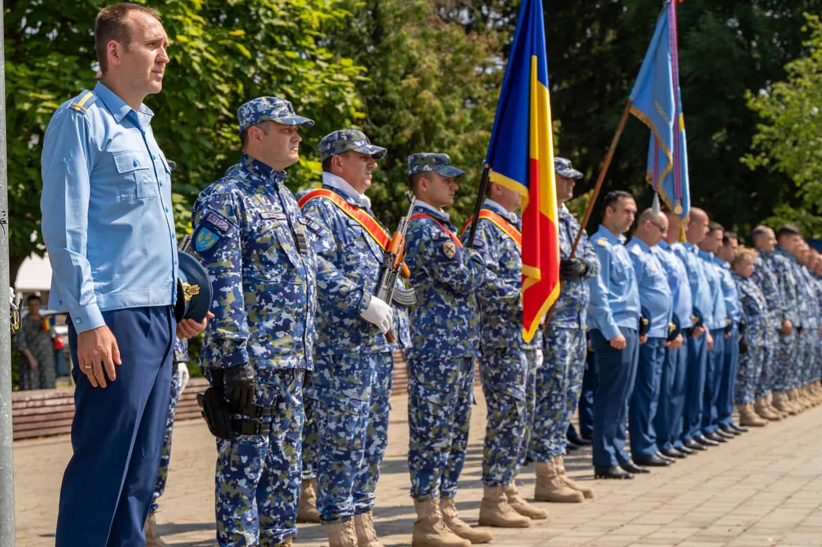 Echipaj aerian al poliției în misiune de perspectivă de sus