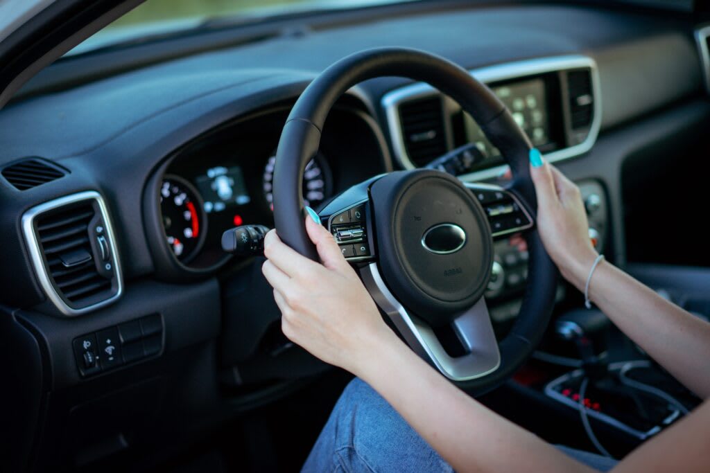 Polițiști din Cernavodă identificând un minor în timpul nopții