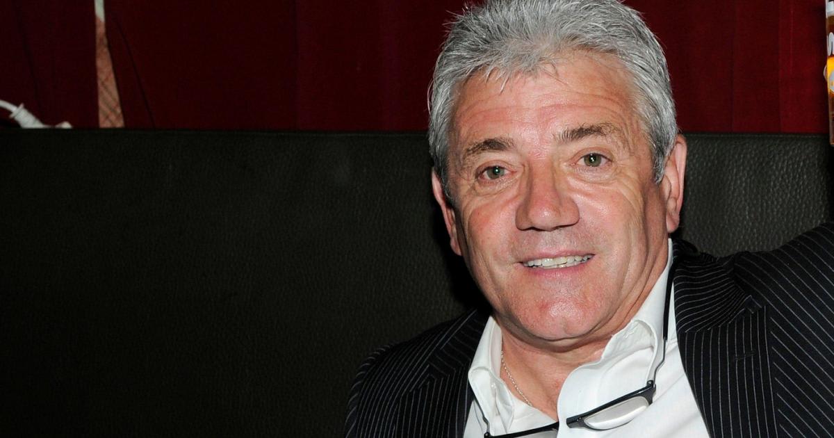 Kevin Keegan în timpul unui meci de fotbal, în acțiune