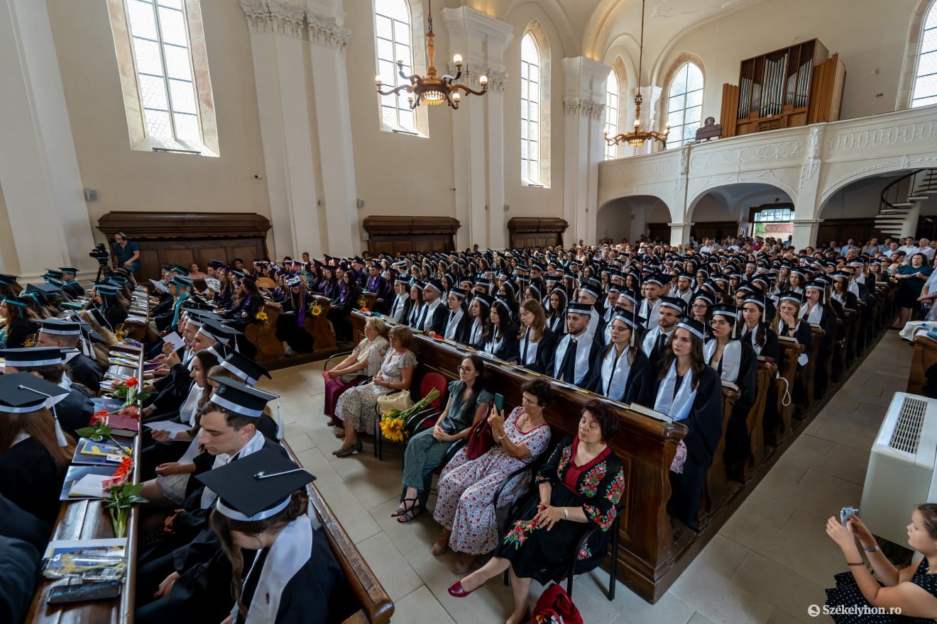 Ceremonie de absolvire la Miercurea Ciuc
