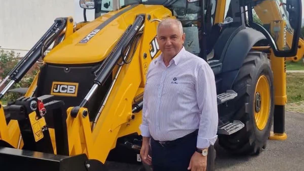 Primăria Ștefănești a recepționat un buldoexcavator JCB cu fonduri europene