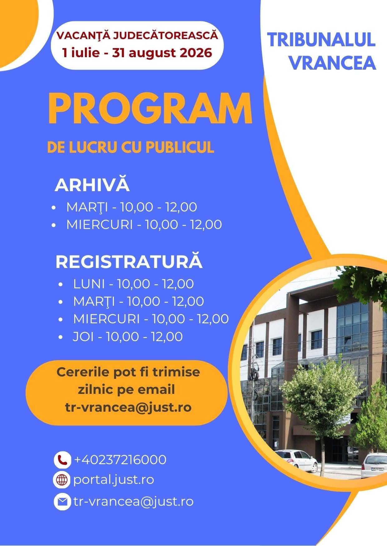 Judecători și grefieri în sala de judecată în timpul vacanței
