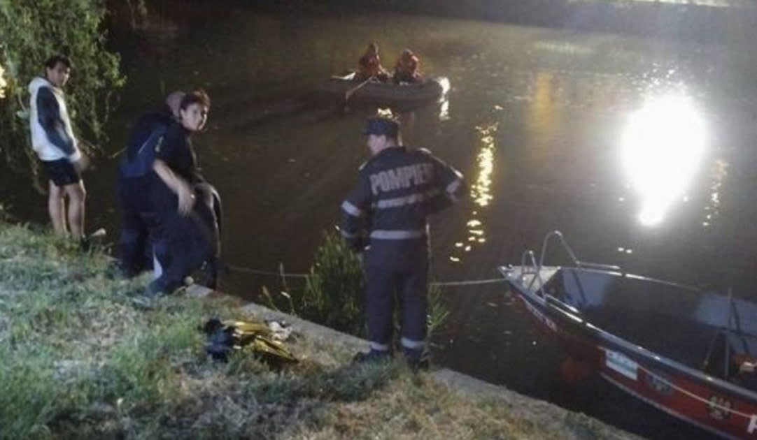 Echipaje de intervenție în râul Mureș, Cipău, România