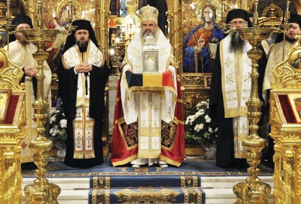 Patriarhul Daniel în timpul unei ceremonii religioase