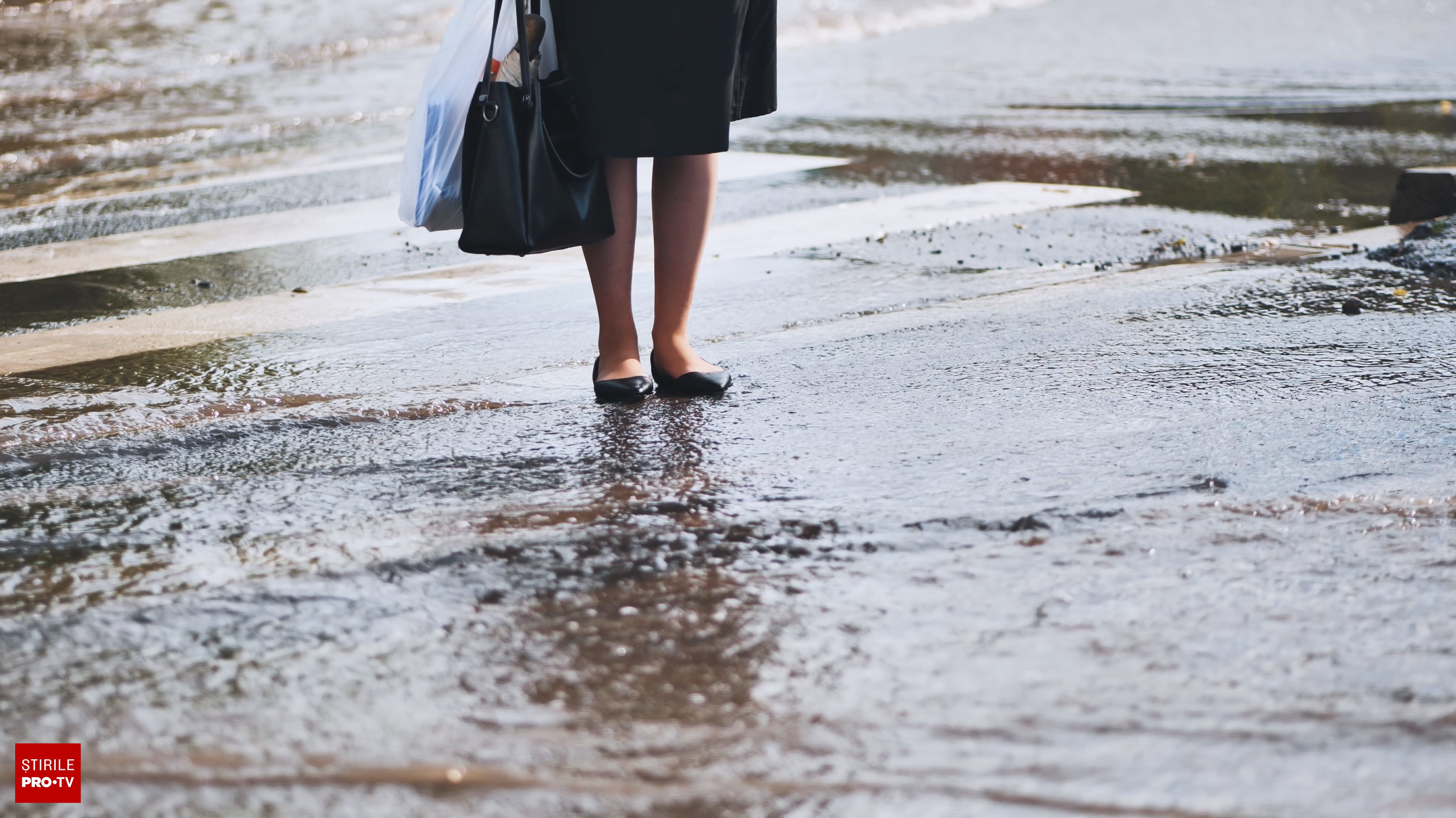 Fenomene meteo extreme: ploi torențiale, vijelii și grindină în România