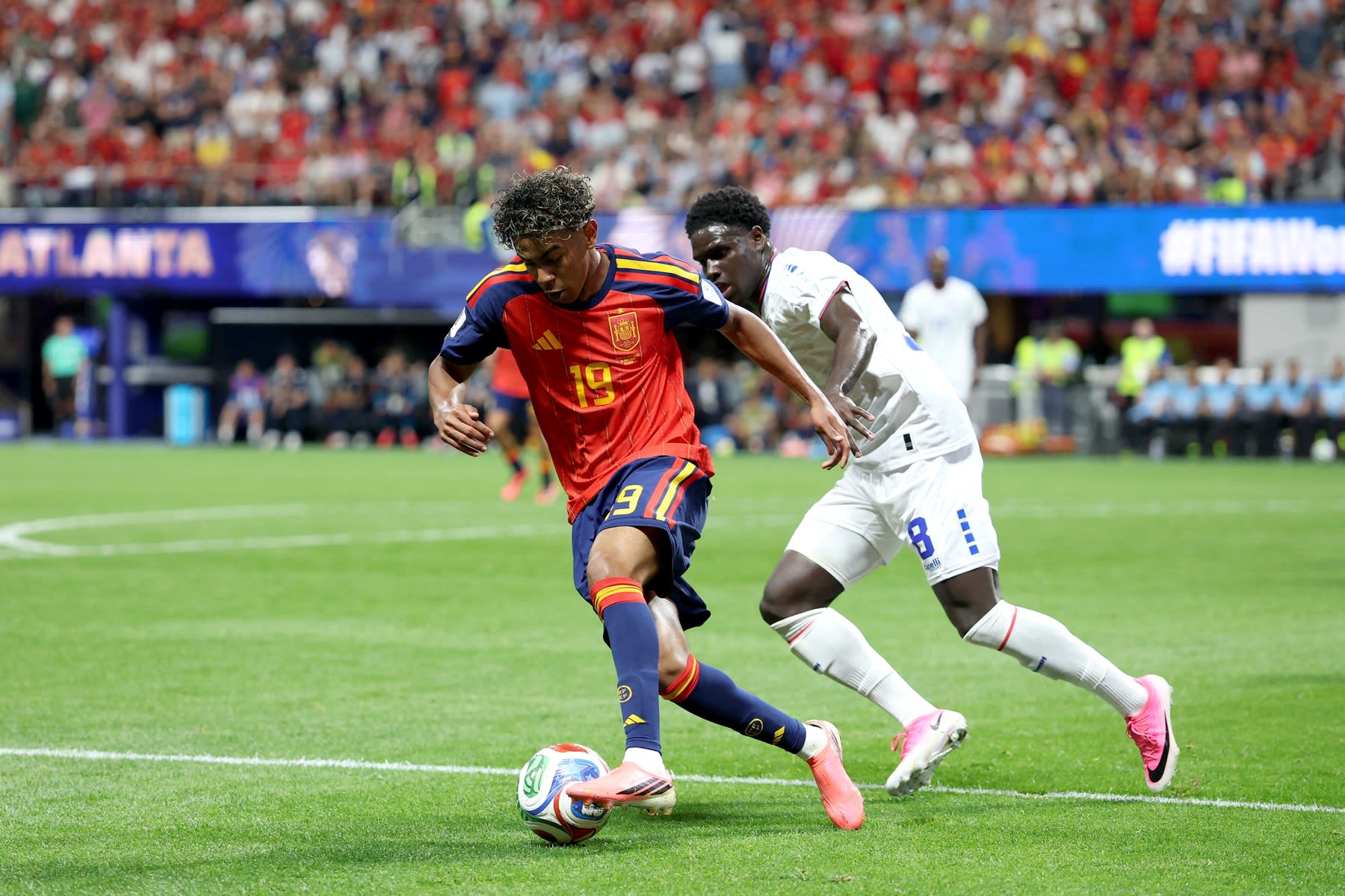 Joao Paulo în tricoul FCSB, pe terenul de fotbal