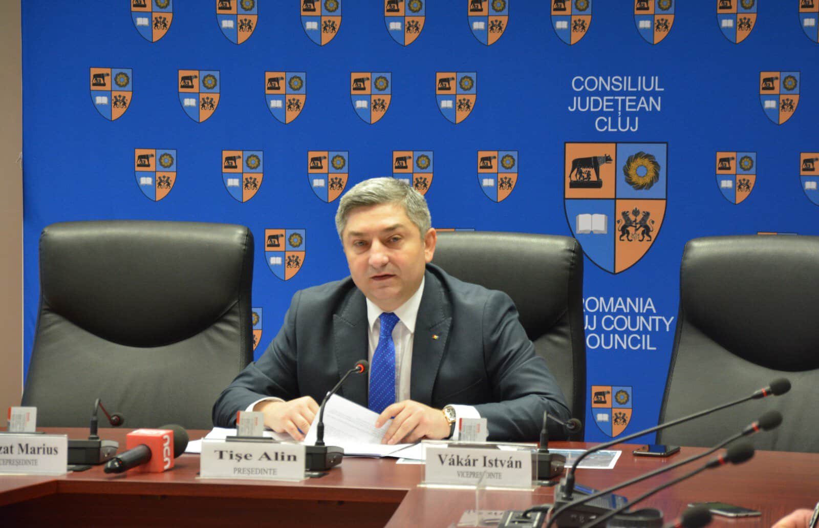 Alin Tișe în timpul unui discurs politic