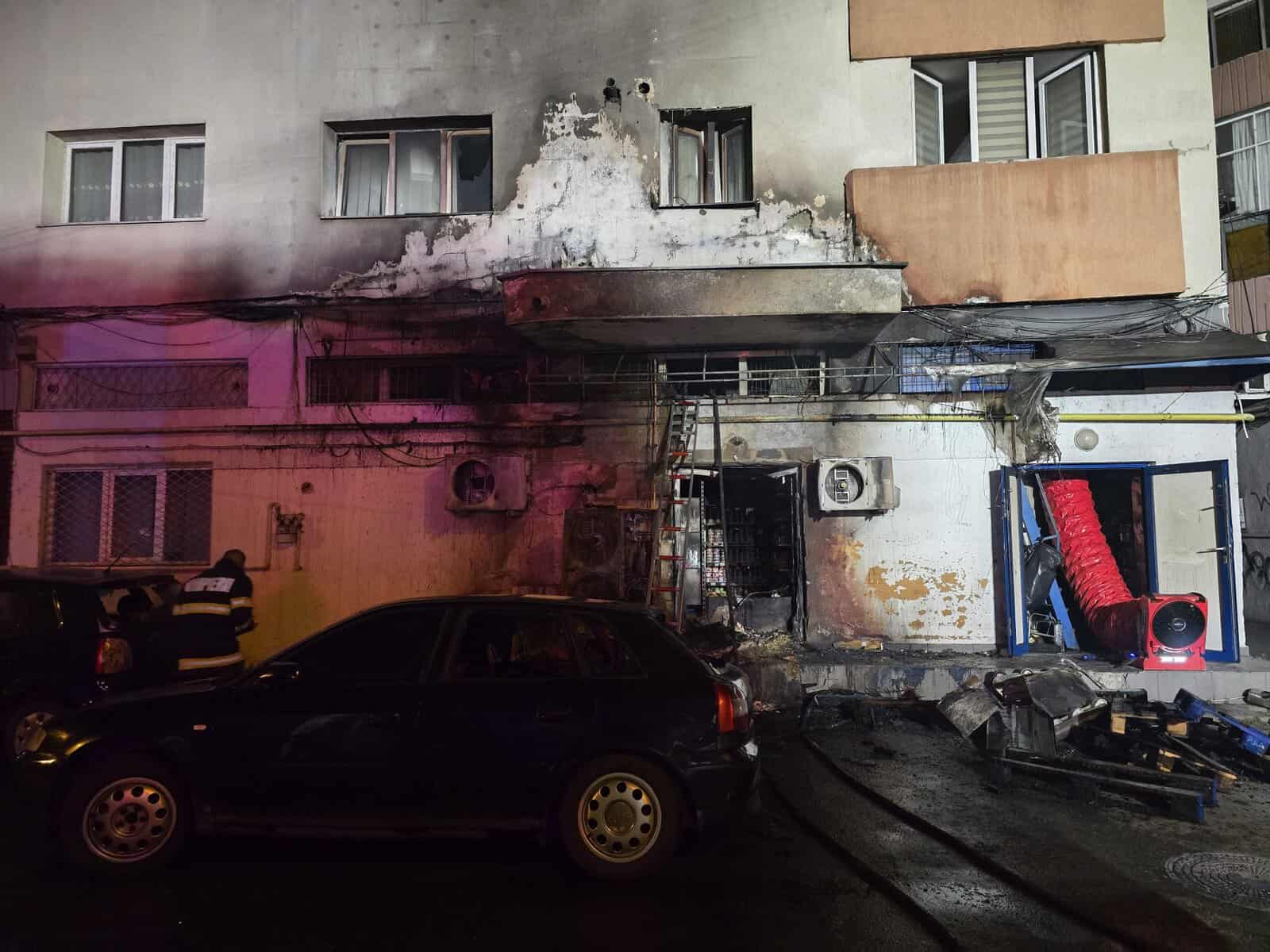 Pompieri în acțiune la incendiu în Cluj-Napoca