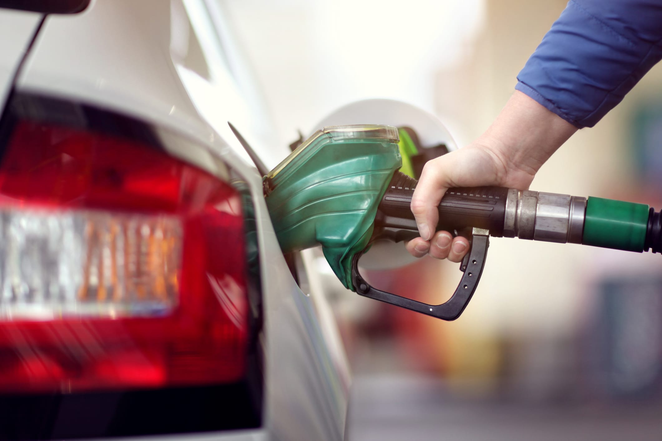 Pompă de benzină cu prețuri în creștere în România