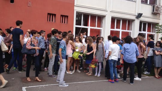Elev în sala de examen la admitere liceu în Giurgiu