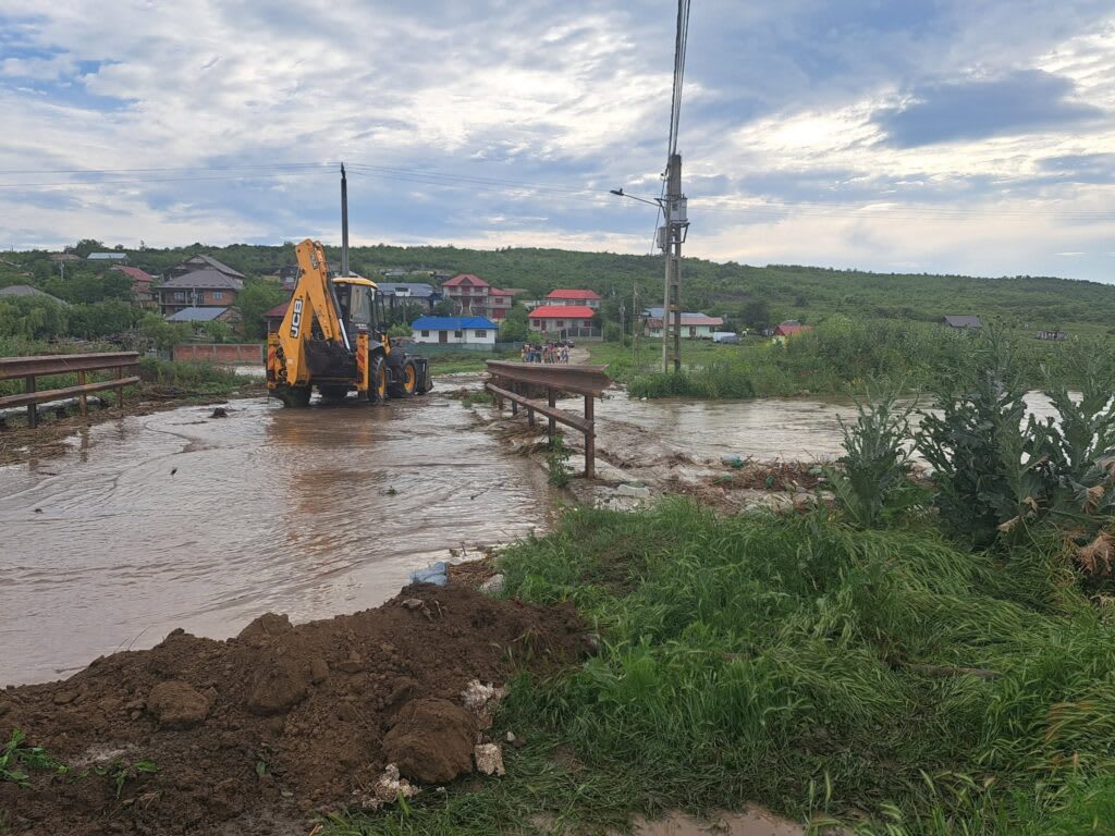 Inundații în județul Vaslui, râul Prut cu nivel ridicat Inundații în județul Vaslui, râul Prut cu nivel ridicat
