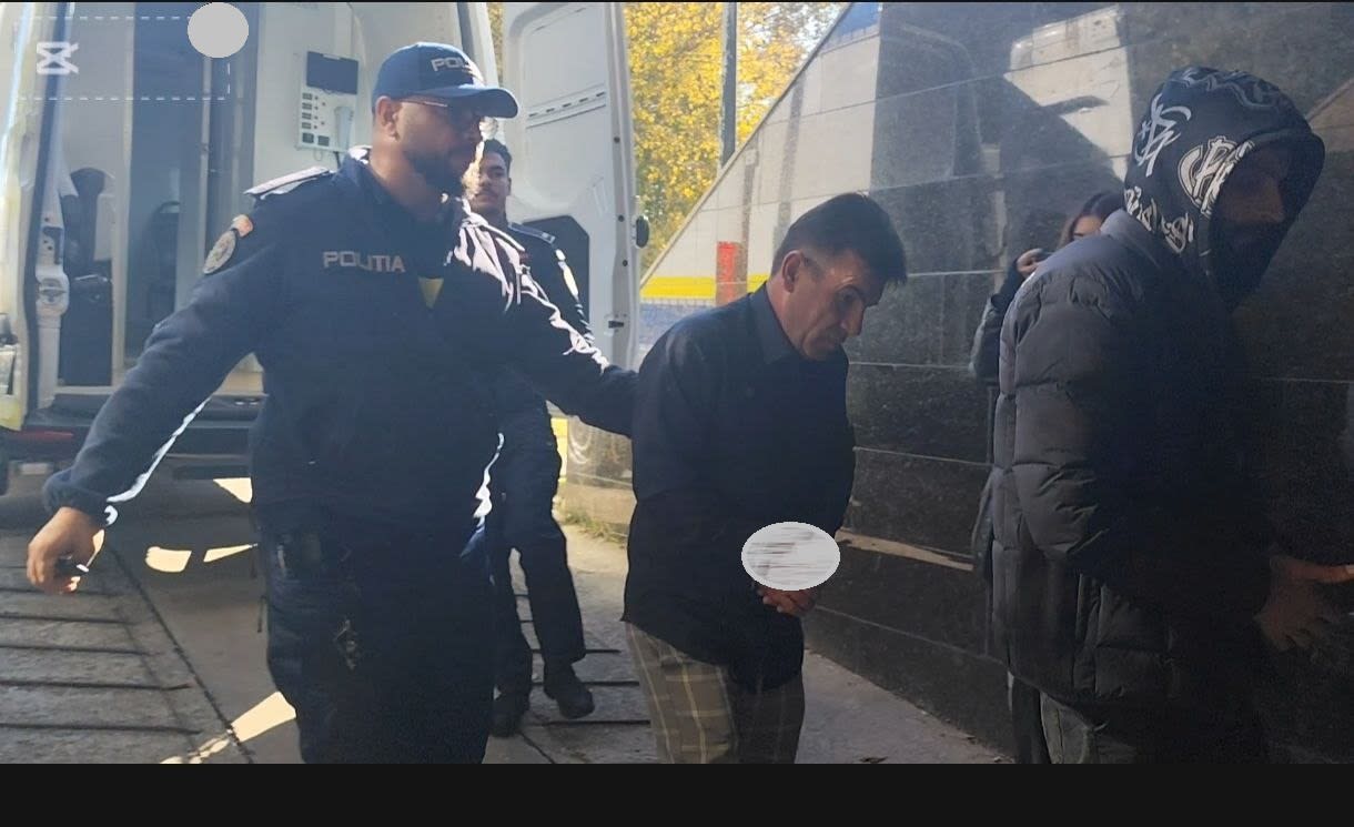 Judecător în sala de judecată, hotărâre definitivă