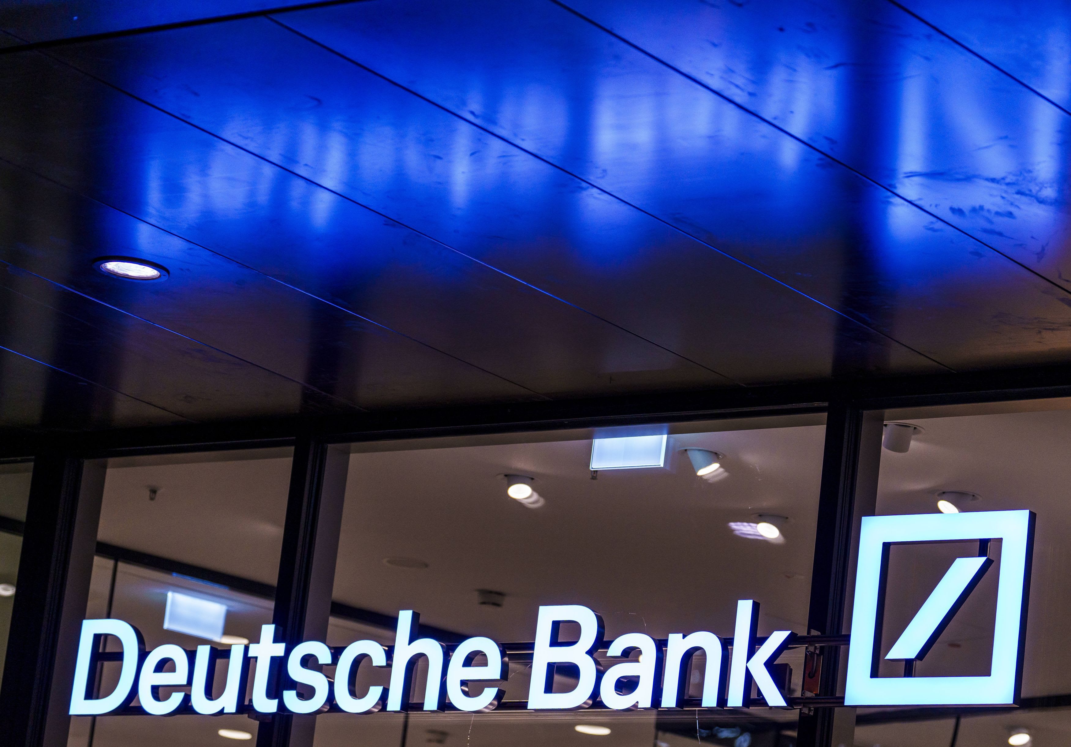 Clădire sediu Deutsche Bank în Germania, percheziții în curs