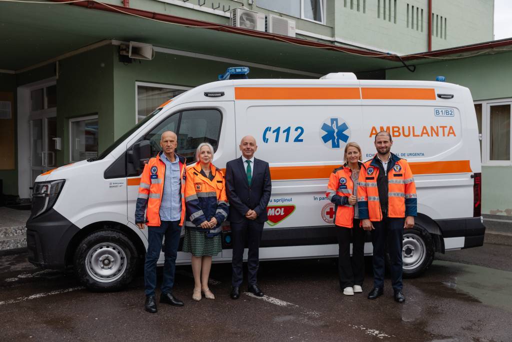 Ambulanță dotată cu incubator neonatal în Brașov