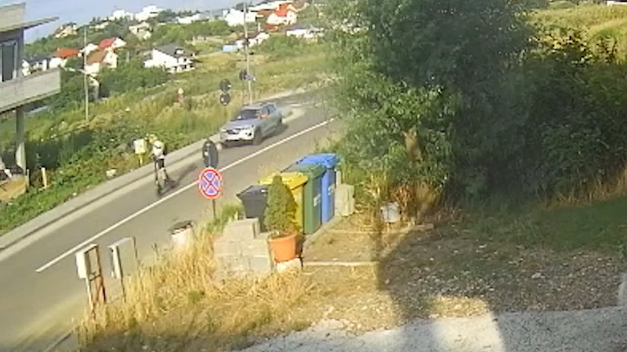 Polițiști și ambulanță la locul incidentului în Suceava