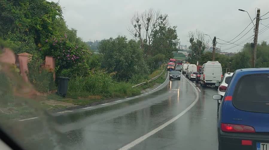 Accident rutier între trei autovehicule la ieșirea din Mineri spre Tulcea