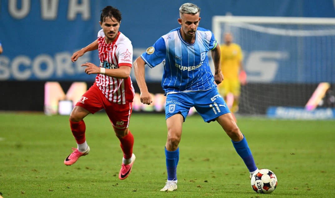 Alexi Pitu în timpul meciului de fotbal pe terenul din Craiova