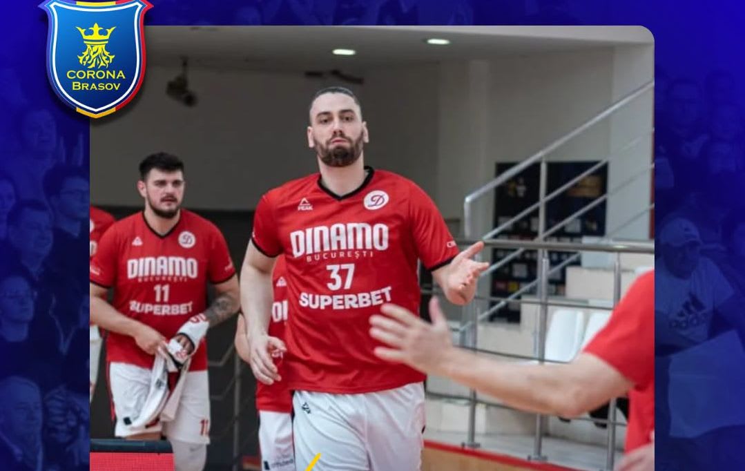 Mario Lazăr jucător de baschet în acțiune pe teren
