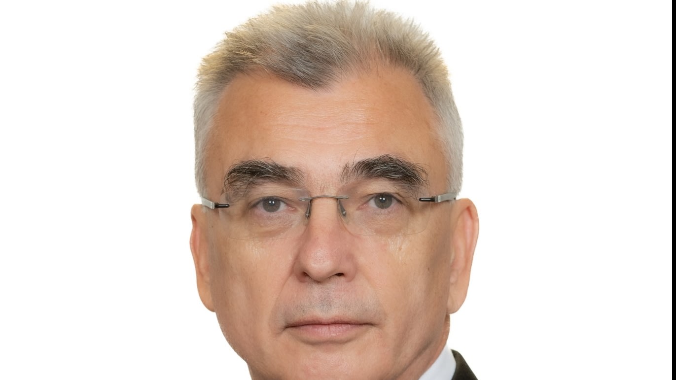 Petrișor Peiu în timpul declarației despre criza datoriilor