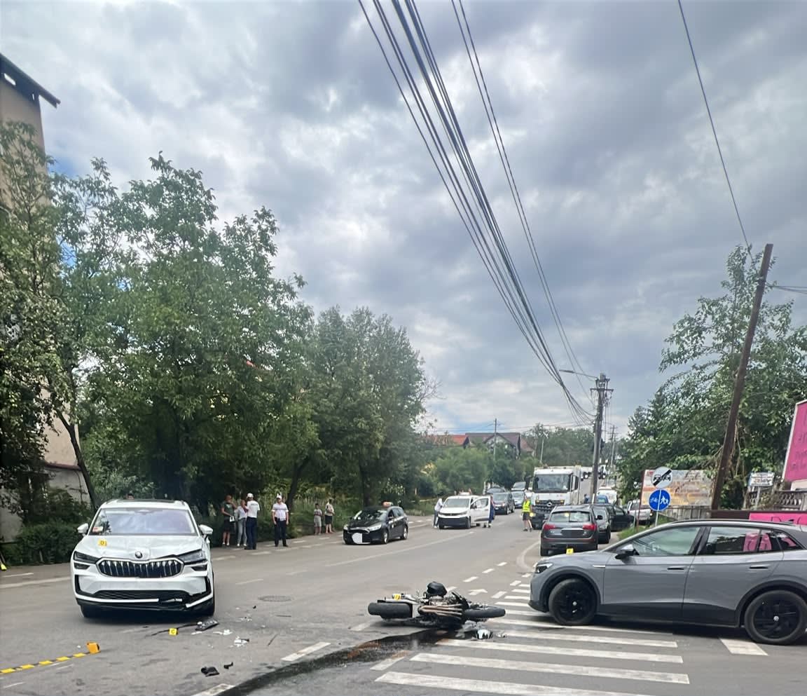 Motociclist rănit în accident rutier la intersecția din Zalău Motociclist rănit în accident rutier la intersecția din Zalău