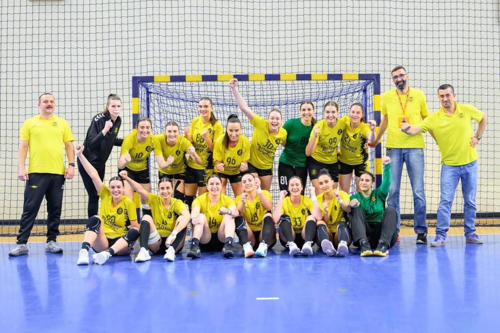 Echipa de handbal feminin Știința București pe teren