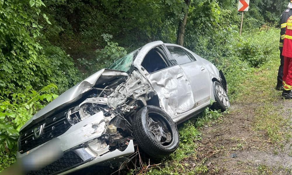 Accident rutier pe DN 73C în Tigveni, mașini avariate și echipaje de intervenție