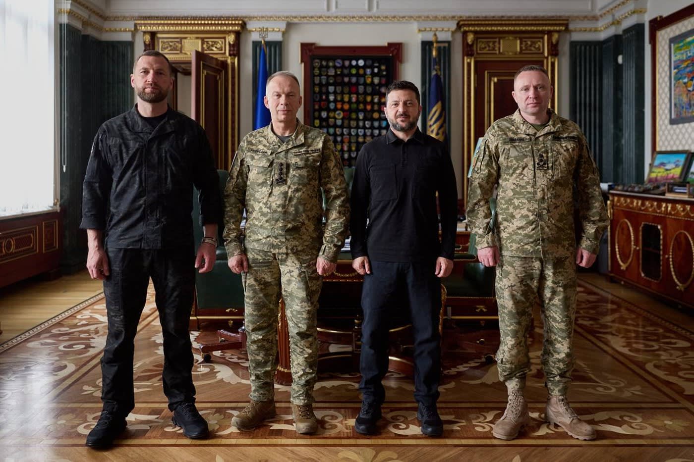 Generalul Drapatîi în uniformă militară, pe frontul ucrainean
