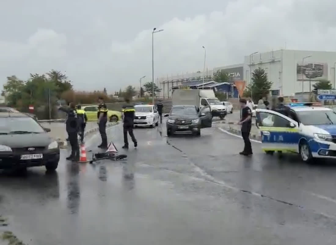Adolescent pe trotinetă accidentat la Uzina Dacia Mioveni