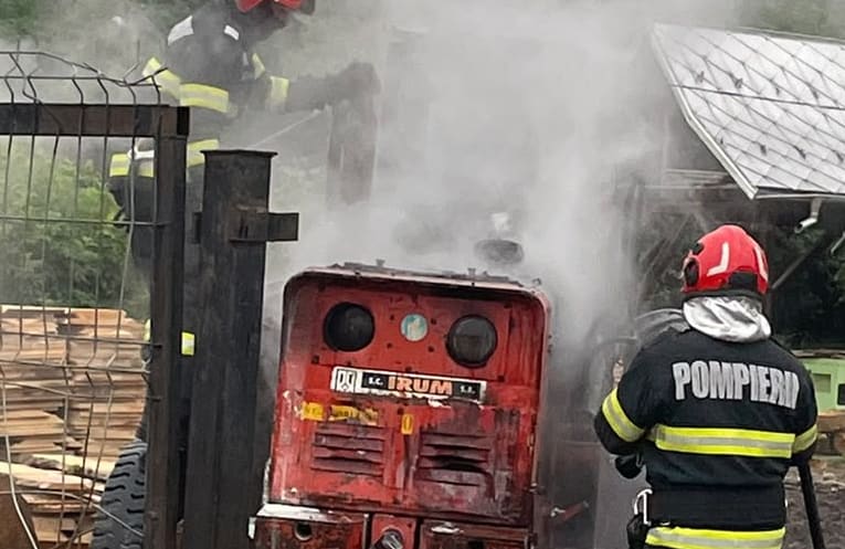 Incendiu la un utilaj forestier în Piatra Șoimului