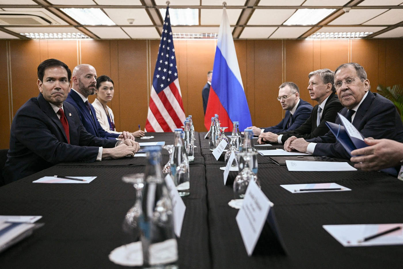 Serghei Lavrov și Marco Rubio în discuție la Manila