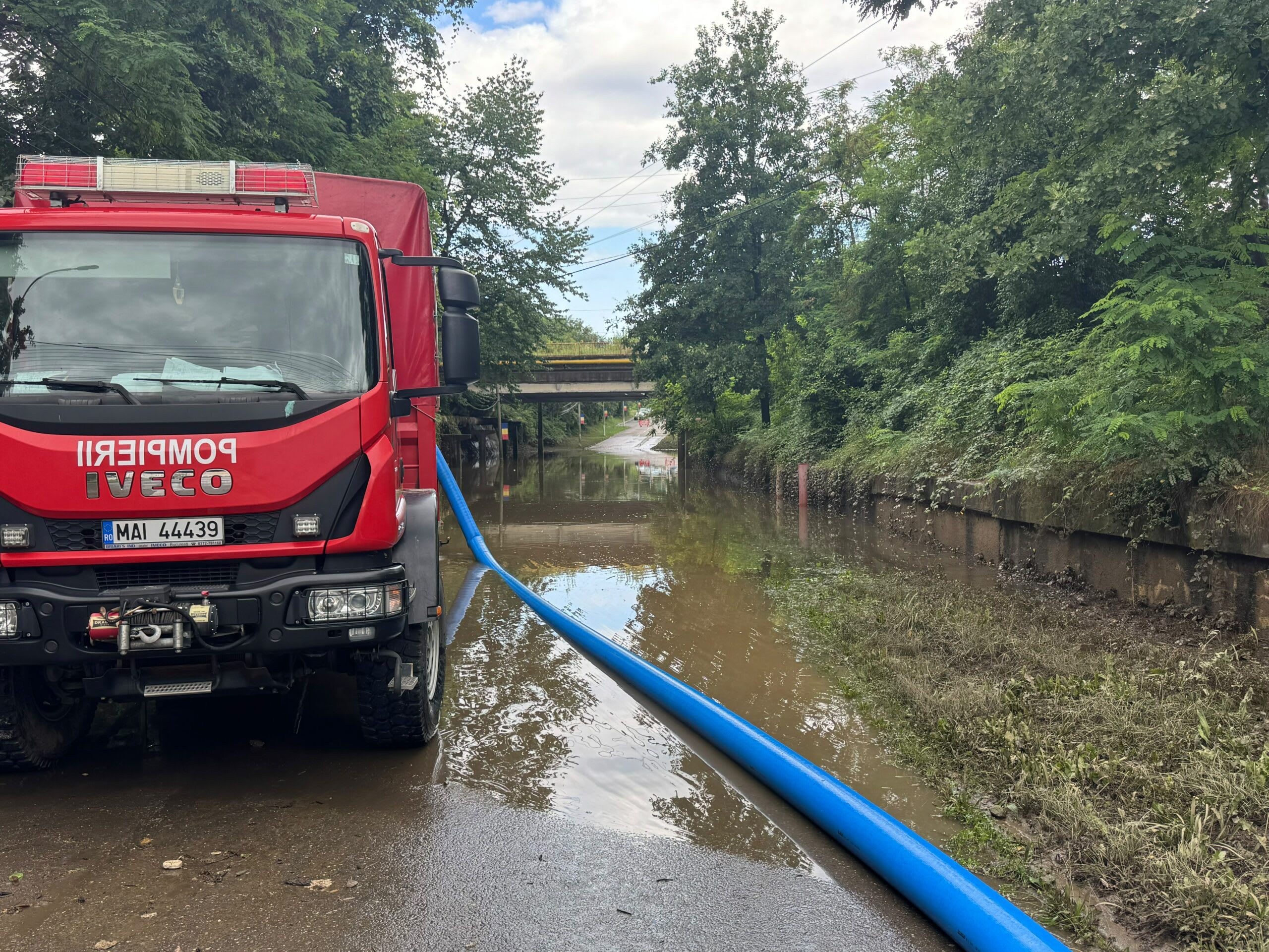 Pompieri în acțiune în Prahova, evacuare apă, zone inundate