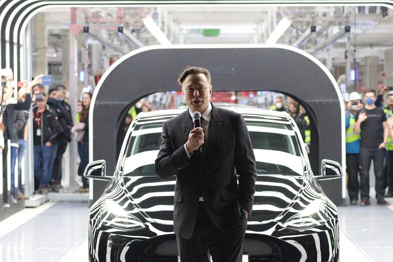 Elon Musk la conferință despre Tesla și tehnologie Elon Musk la conferință despre Tesla și tehnologie