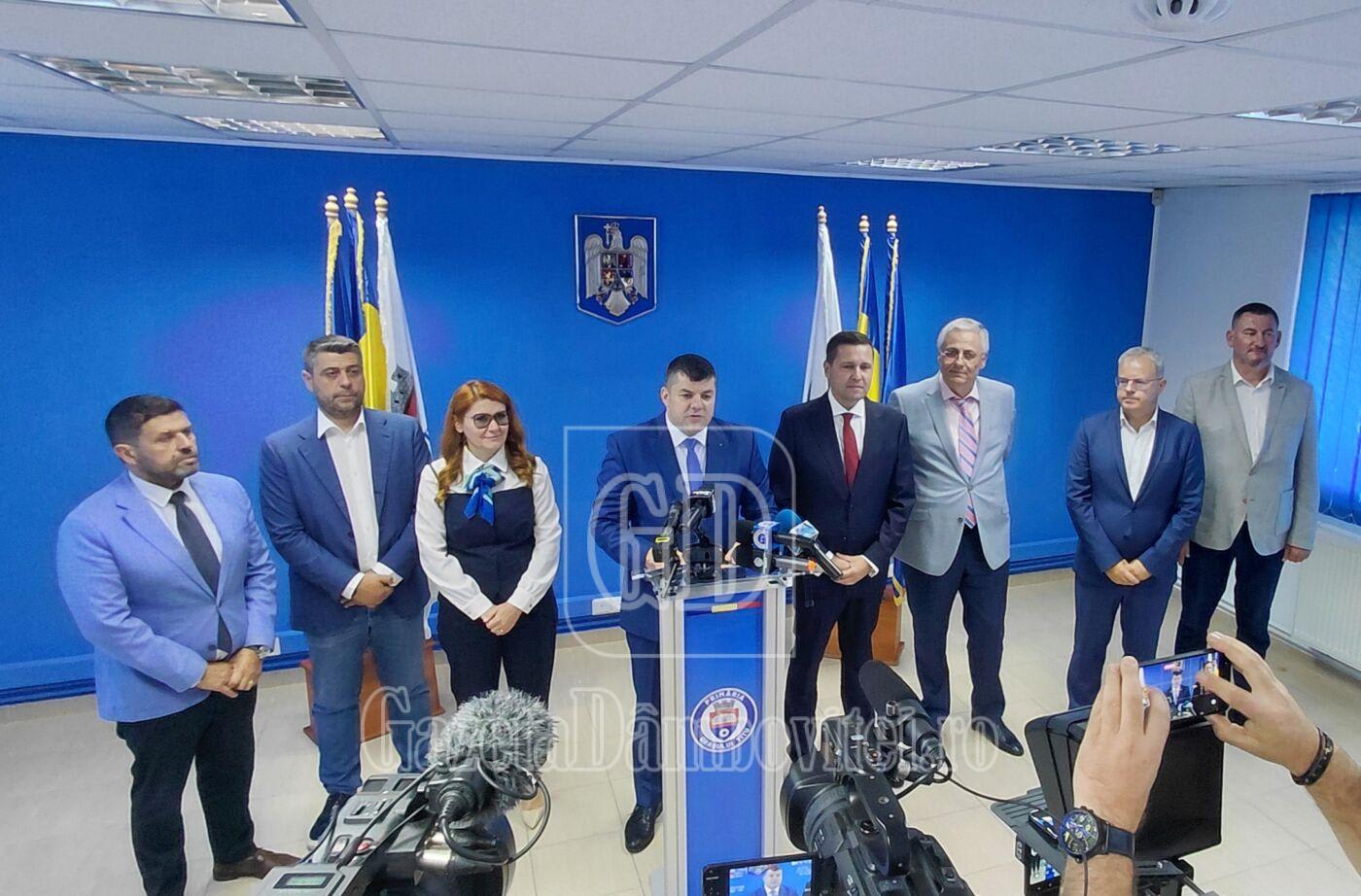 Primar Laurențiu Costache prezentând proiectul de transport public în Titu
